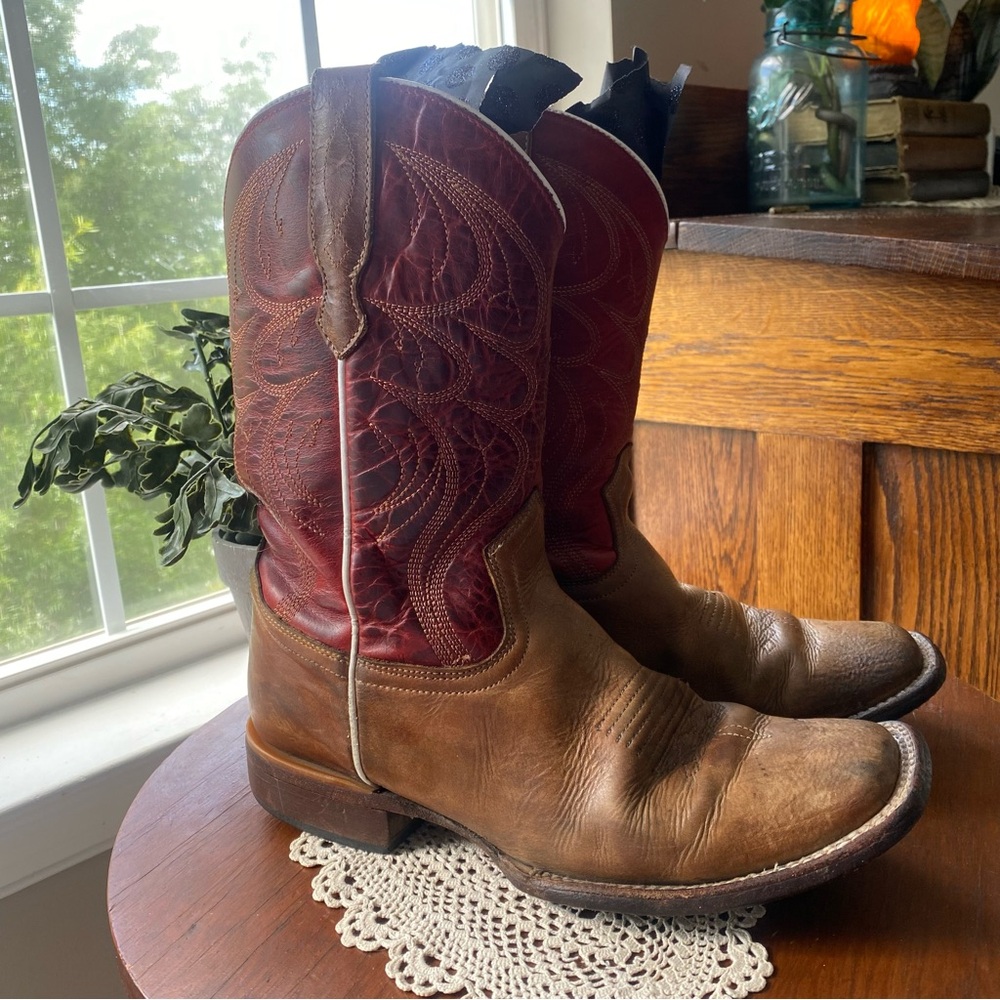 Cody James Western Cowboy Broad Square Toe Boots Red & Brown EUC Womans Size 9.5